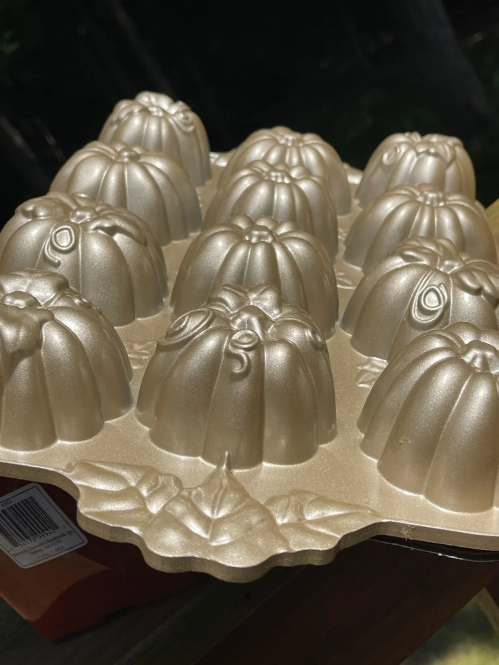 Nordic Ware Pumpkin Patch Pan. 6 cups -12 Pumpkin Cakes - NEW!